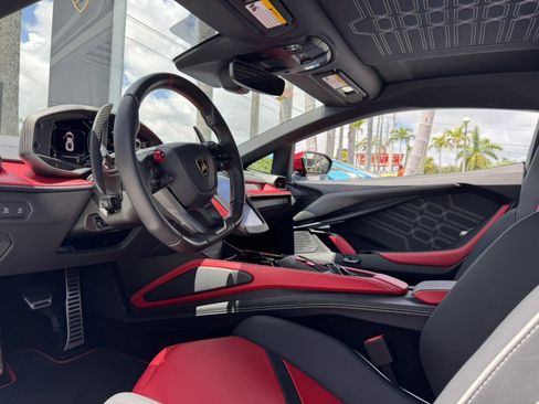Used 2025 Lamborghini Revuelto AWD/4WD image 20