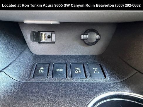 Used 2016 Toyota Highlander XLE AWD/4WD image 22
