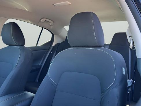 Used 2025 Nissan Sentra S FWD image 17