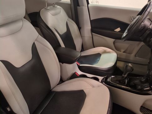 Used 2018 Jeep Compass Limited image 11