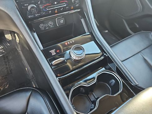 Used 2023 Jeep Grand Cherokee Limited image 25