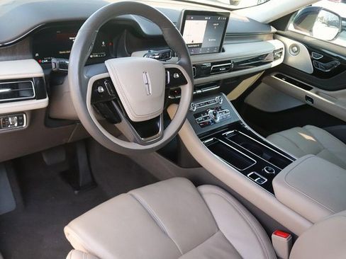 Used 2022 Lincoln Aviator Reserve w/ Equipment Group 201A image 13