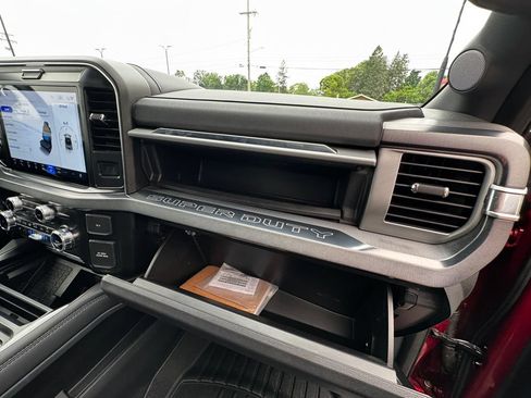 Used 2025 Ford F250 Platinum AWD/4WD image 33