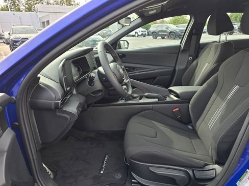 New 2025 Hyundai Elantra Sport image 18