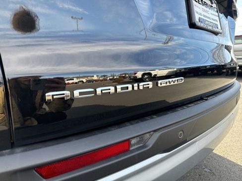 New 2025 GMC Acadia Elevation image 38