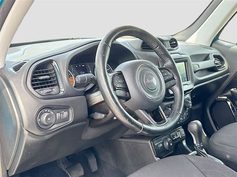 Used 2020 Jeep Renegade Altitude AWD/4WD image 9