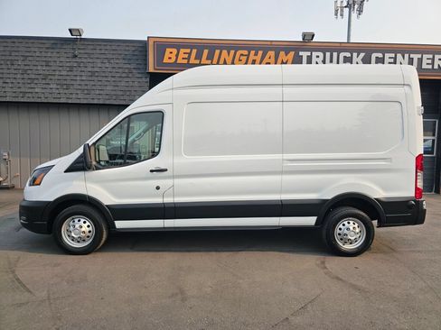 Used 2025 Ford Transit 250 148 High Roof AWD image 2