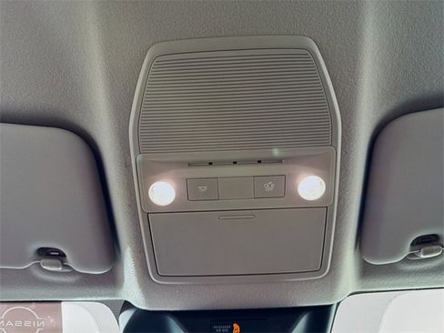 Certified 2025 Nissan Kicks SR image 18