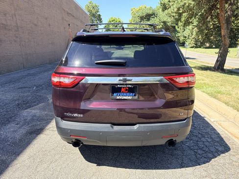 Used 2019 Chevrolet Traverse LT FWD image 4