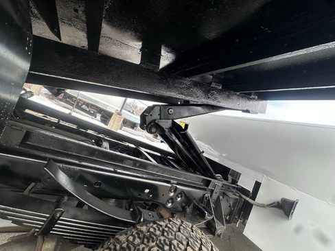 Used 2015 Ford F550 4x4 SuperCab Super Duty image 27