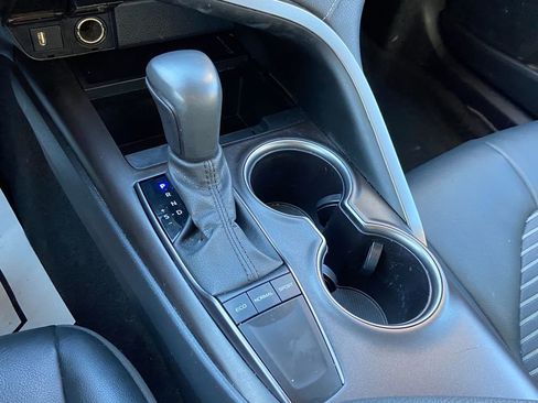 Used 2024 Toyota Camry SE image 19