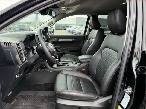 Used 2025 Ford Ranger Lariat w/ Black Appearance Package image 13