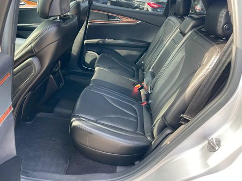 Used 2017 Lincoln MKX Reserve w/ Lincoln MKX Climate Package AWD/4WD image 18