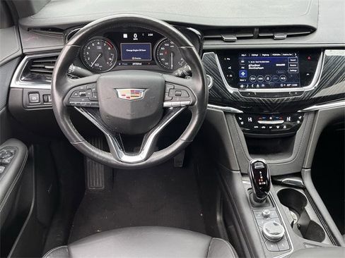 Used 2023 Cadillac XT6 Premium Luxury w/ Technology Package image 12