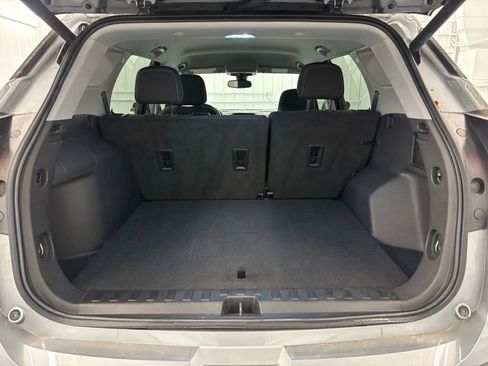 Used 2023 GMC Terrain SLE w/ Driver Convenience Package image 35