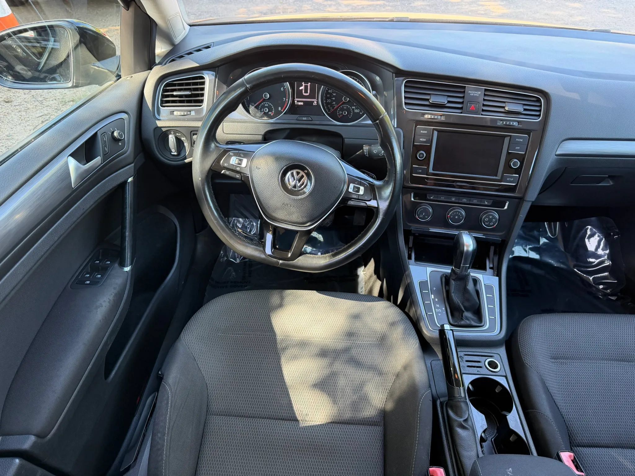 Used 2019 Volkswagen Golf S AWD/4WD image 21