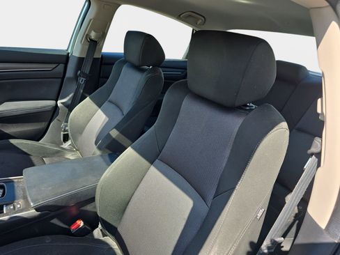 Used 2018 Honda Accord LX image 10