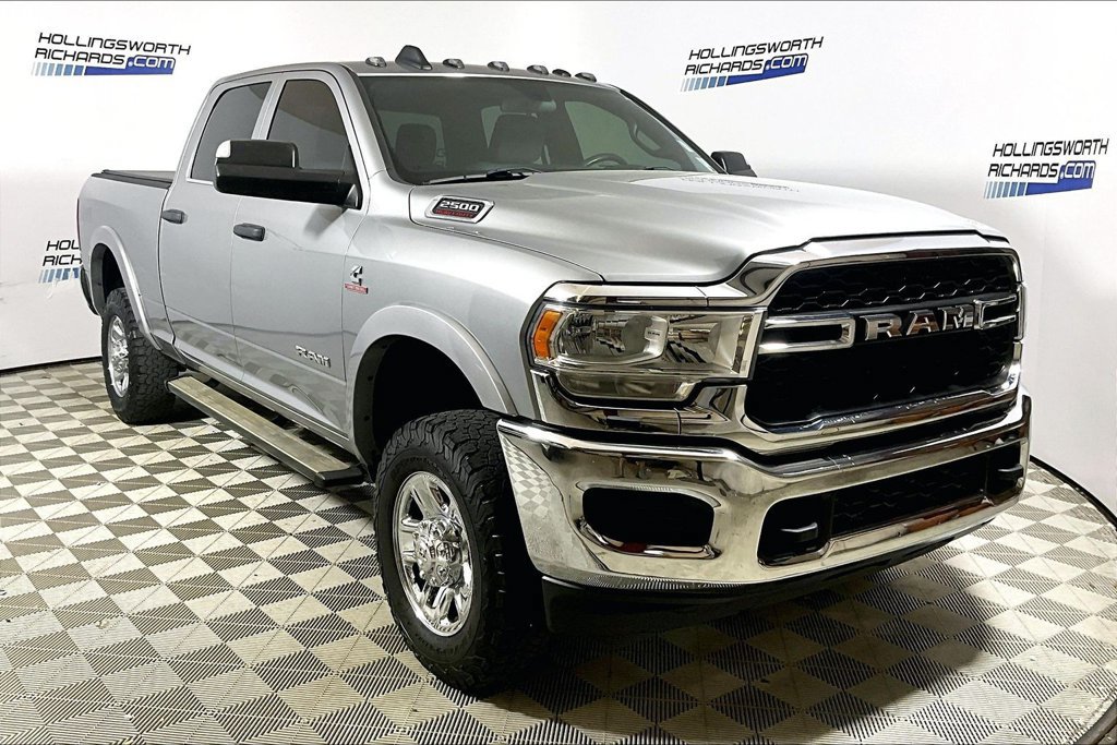 Used 2022 RAM 2500 Tradesman w/ Chrome Appearance Group AWD/4WD image 3