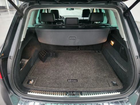 Used 2012 Volkswagen Touareg Sport image 21