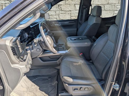 Used 2022 Chevrolet Silverado 1500 ZR2 w/ Technology Package image 16