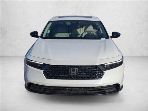 Certified 2025 Honda Accord SE image 2