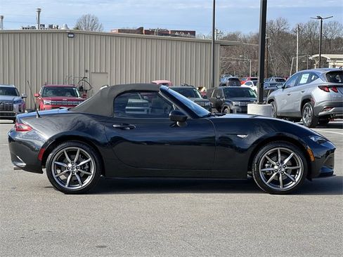 Used 2022 MAZDA MX-5 Miata Grand Touring image 34