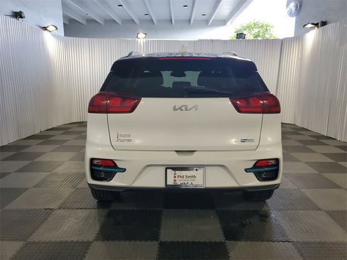 Certified 2022 Kia Niro EX w/ Cold Weather Package image 5