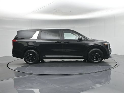 Used 2026 Kia Carnival FWD image 30