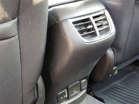 Used 2016 Chevrolet Malibu LT w/ Driver Confidence Package image 29