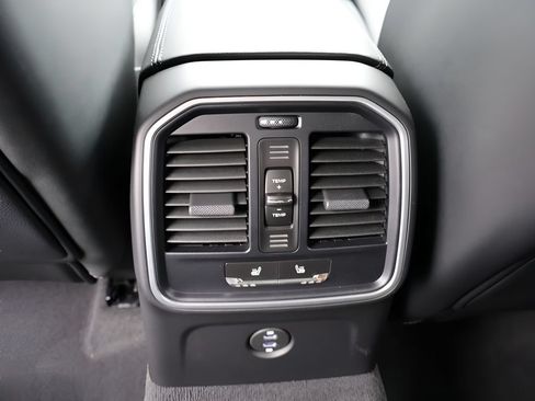 Used 2026 Porsche Macan GTS AWD/4WD image 21