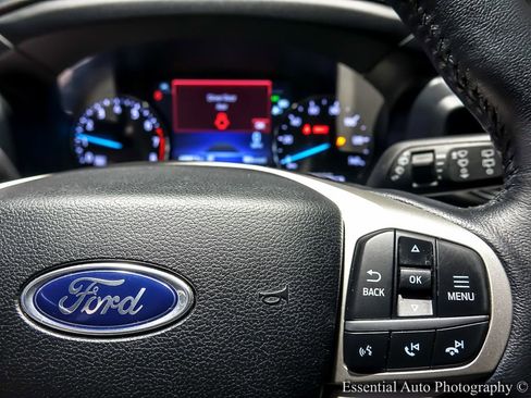 Used 2021 Ford Explorer XLT AWD/4WD image 17