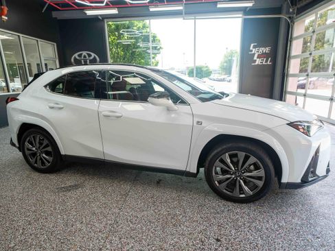 Used 2024 Lexus UX 250h F Sport AWD/4WD image 5