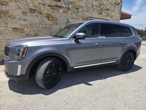 Used 2020 Kia Telluride SX FWD image 2