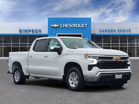 Used 2025 Chevrolet Silverado 1500 LT image 1
