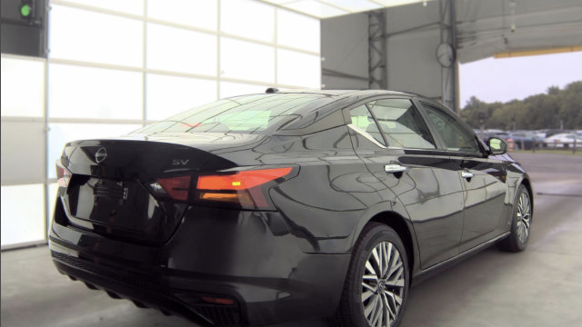 Used 2024 Nissan Altima 2.5 SV FWD image 5