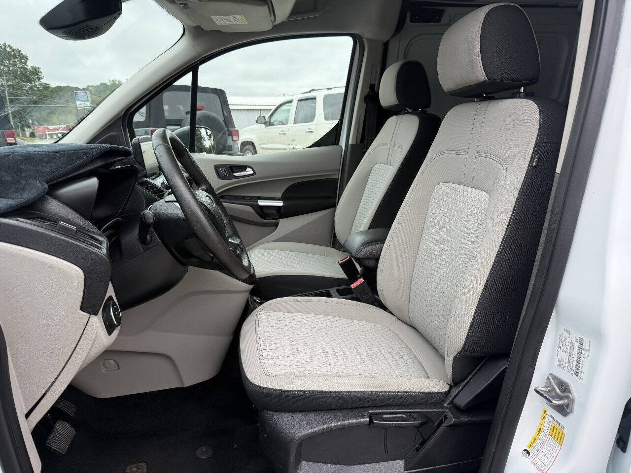 Used 2019 Ford Transit Connect XLT FWD image 2