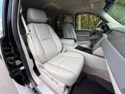 Used 2012 Chevrolet Tahoe LT AWD/4WD image 28