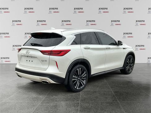 Used 2021 INFINITI QX50 Luxe w/ Appearance Package image 8