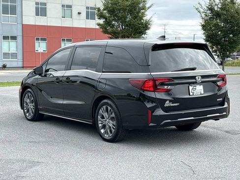 Used 2025 Honda Odyssey Touring image 27