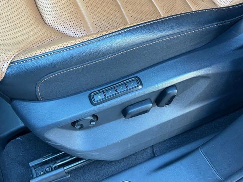 Used 2019 Volkswagen Atlas SEL Premium image 28