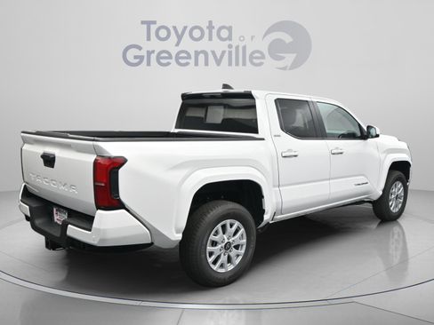 Used 2024 Toyota Tacoma SR5 w/ SR5 Upgrade Package RWD image 14