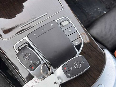 Used 2020 Mercedes-Benz GLC 300 4MATIC w/ Multimedia Package image 15