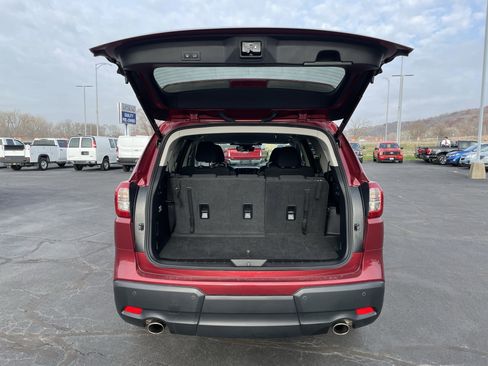 Used 2024 Subaru Ascent Premium w/ Convenience Package image 5