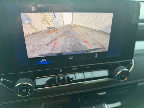 Used 2023 Chevrolet Colorado LT image 24