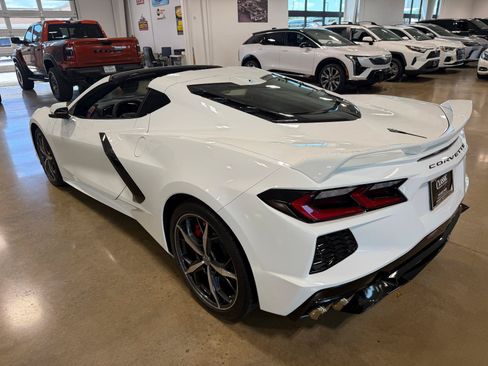 Used 2021 Chevrolet Corvette Stingray Preferred Cpe w/ Z51 Performance Package RWD image 5