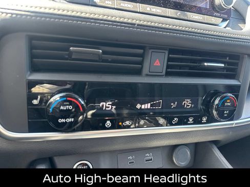 Certified 2023 Nissan Rogue SV w/ SV Premium B Package AWD/4WD image 19