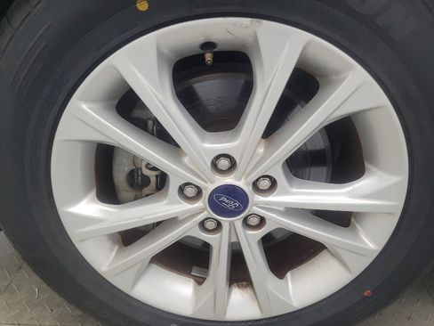 Used 2017 Ford Escape SE FWD image 31