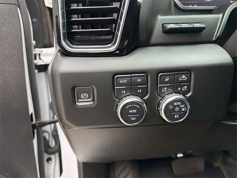 Used 2023 GMC Sierra 1500 Denali w/ Technology Package image 12