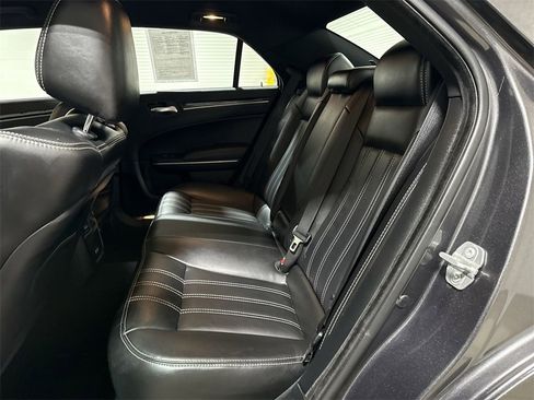 Used 2019 Chrysler 300 S image 22