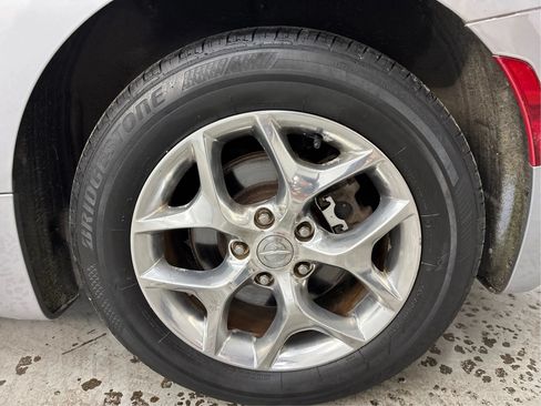 Used 2018 Chrysler Pacifica Limited FWD image 30
